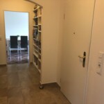 App. 2
Flur Blick von Glastür in Richtung Küche